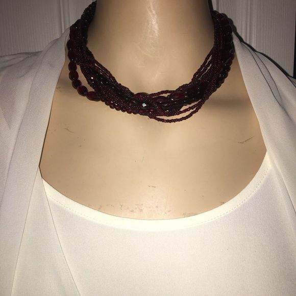 Elegant & stylish burgundy bead necklace - Picture 6 of 6